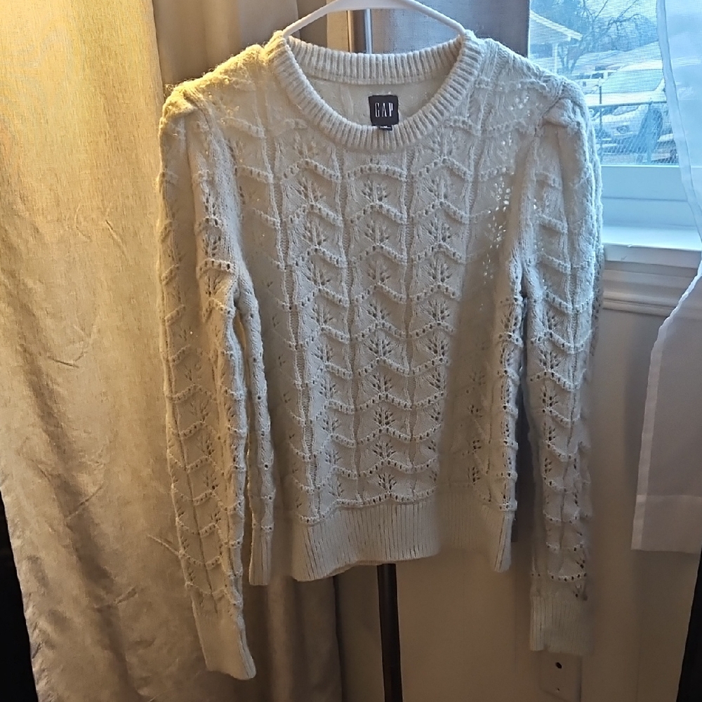 GAP Cream Cable Knit Pullover Sweater